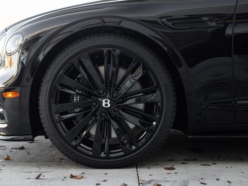 Used 2024 Bentley Flying Spur W12 AWD/4WD image 5