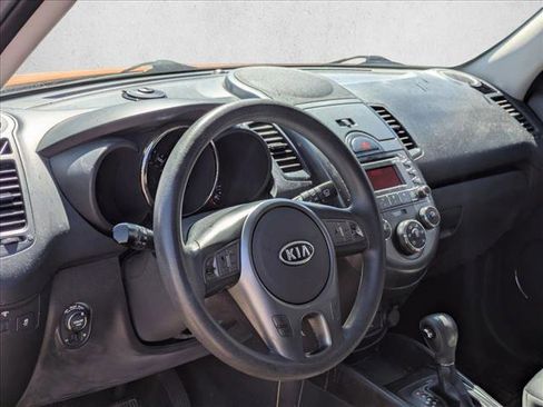 Used 2011 Kia Soul + w/ Audio Pkg image 10