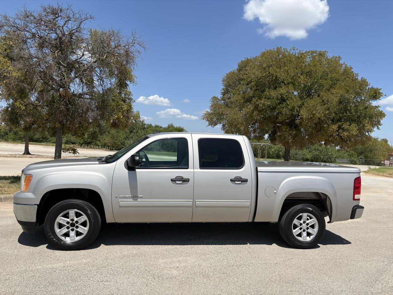 Used 2009 GMC Sierra 1500 SLE w/ Power Pack Plus RWD image 3
