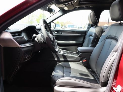 New 2025 Jeep Grand Cherokee Limited 4xe image 8