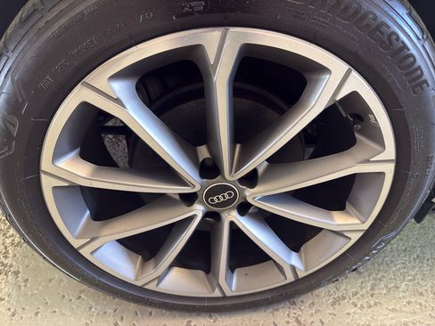 Used 2022 Audi Q4 e-tron Premium Plus AWD/4WD image 38