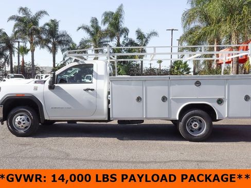 Used 2022 GMC Sierra 3500 Pro w/ Convenience Package image 5
