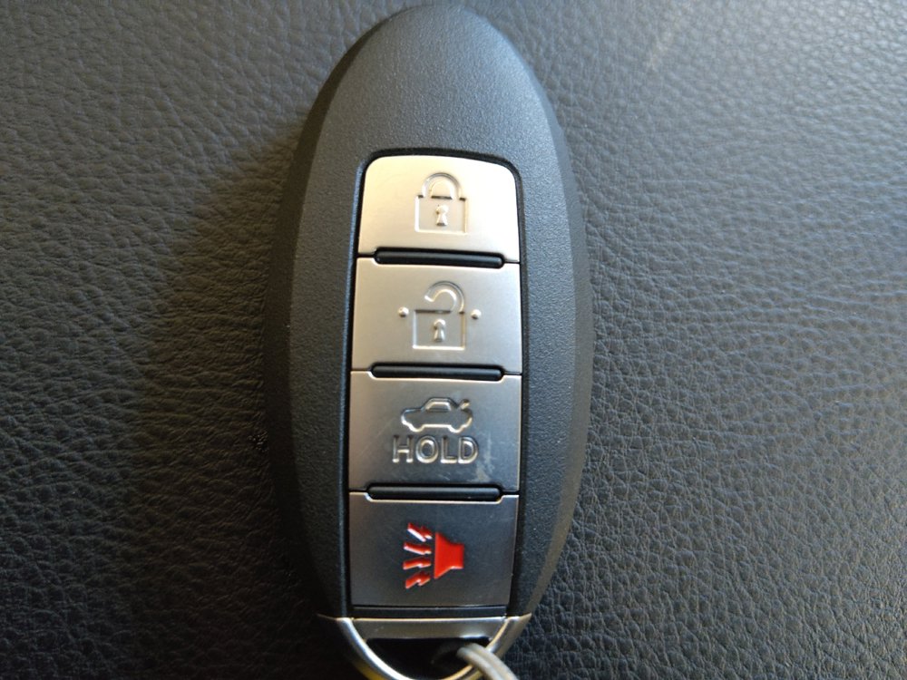 Used 2020 Nissan Pathfinder SL AWD/4WD image 32