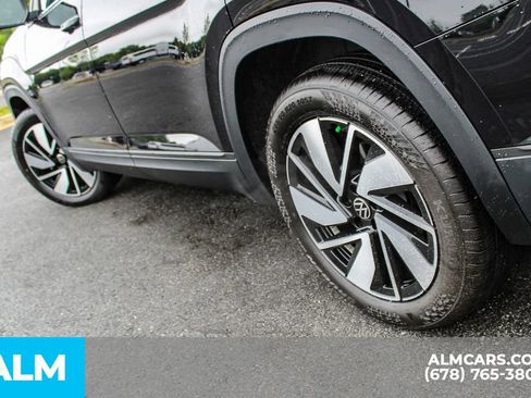 Used 2025 Volkswagen Atlas SE FWD image 15