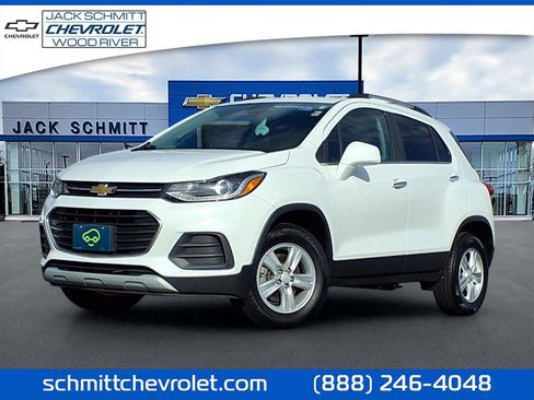 Used 2020 Chevrolet Trax LT w/ LT Convenience Package image 1