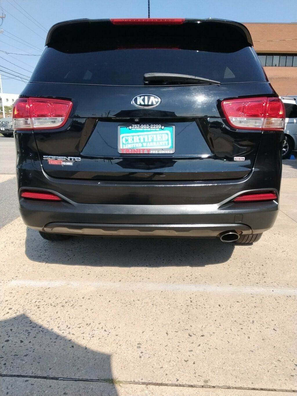 Used 2017 Kia Sorento FWD image 3