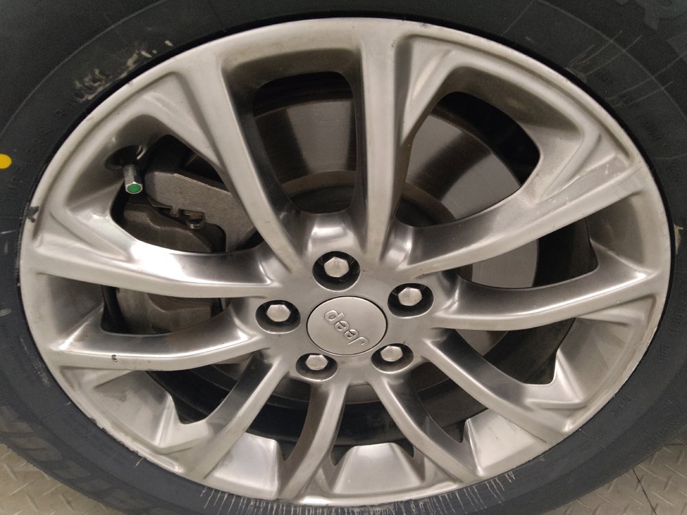 Used 2021 Jeep Cherokee Latitude Plus FWD image 31