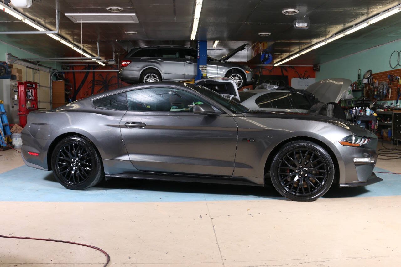 Used 2018 Ford Mustang GT w/ GT Performance Package RWD image 2