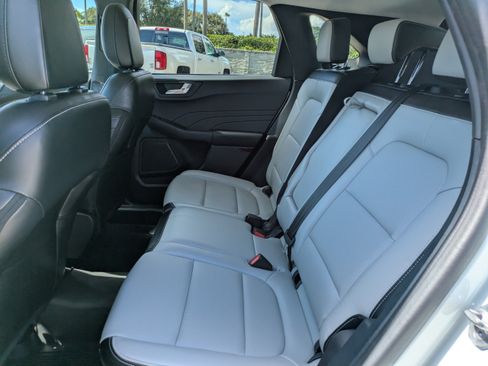 Used 2023 Ford Escape Platinum AWD/4WD image 13