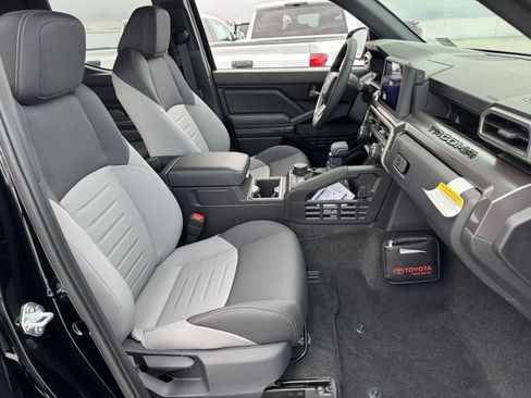 New 2025 Toyota Tacoma TRD Off-Road image 8