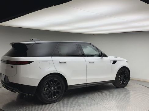 Used 2023 Land Rover Range Rover Sport SE image 2