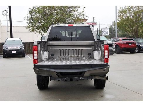 Used 2022 Ford F250 Lariat w/ Lariat Ultimate Package image 2