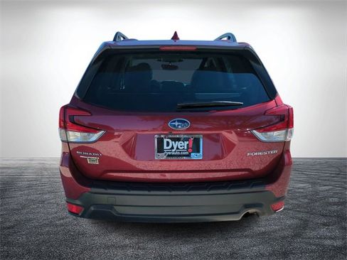 Used 2023 Subaru Forester Premium image 5