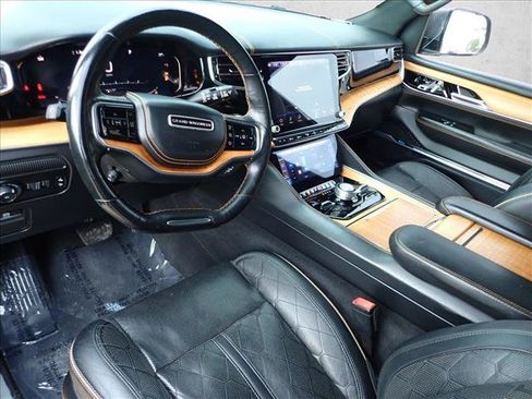 Used 2022 Jeep Grand Wagoneer Series III AWD/4WD image 12