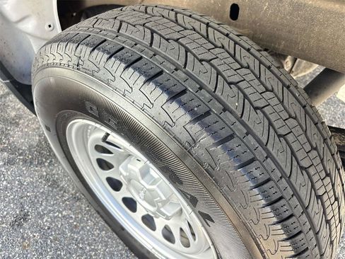 Certified 2024 GMC Sierra 1500 Pro w/ Pro Value Package image 9