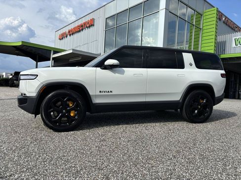 Used 2023 Rivian R1S Adventure AWD/4WD image 2