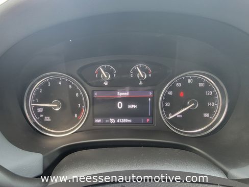 Used 2023 Buick Enclave Essence image 23