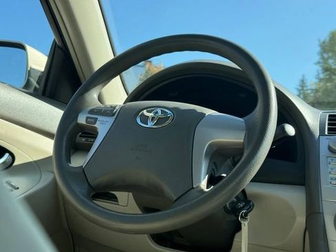 Used 2009 Toyota Camry LE FWD image 38