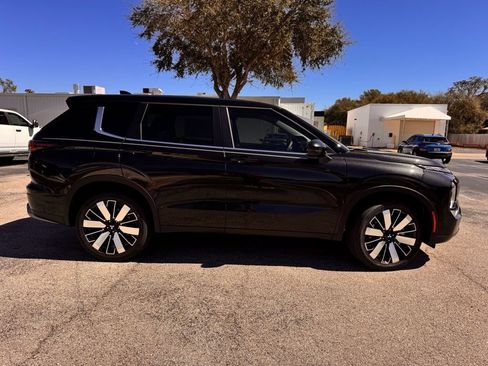 New 2026 Mitsubishi Outlander SE FWD image 9