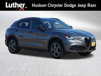 Used 2025 Alfa Romeo Stelvio Sprint w/ Convenience Package video 1