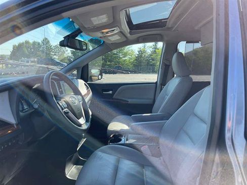 Used 2016 Toyota Sienna Limited Premium AWD/4WD image 55
