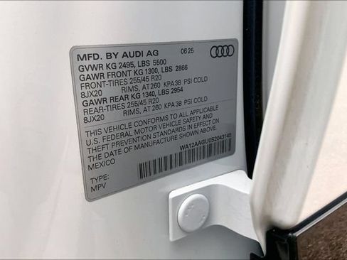 Used 2025 Audi Q5 Premium Plus w/ Premium Plus AWD/4WD image 34