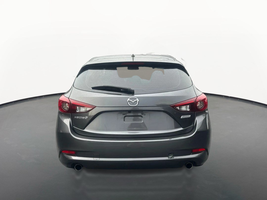 Used 2017 MAZDA MAZDA3 Touring FWD image 4