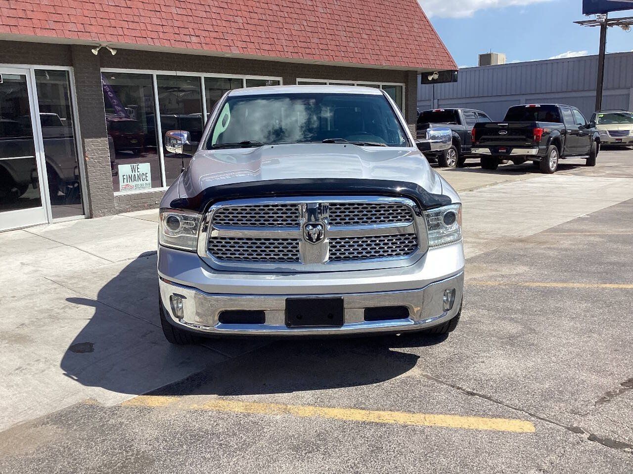 Used 2018 RAM 1500 Laramie w/ Convenience Group AWD/4WD image 3