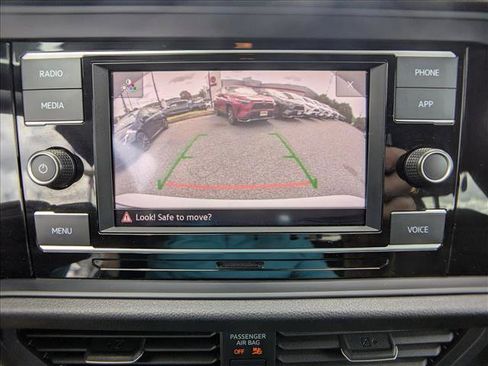 Used 2024 Volkswagen Jetta Sport image 19