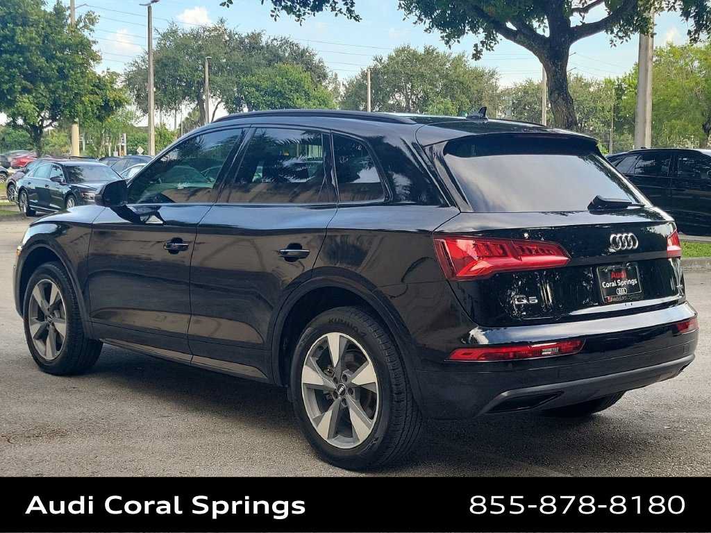 Used 2020 Audi Q5 2.0T Premium w/ Titanium Sport Package AWD/4WD image 12