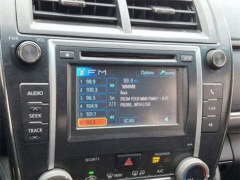 Used 2013 Toyota Camry SE image 16