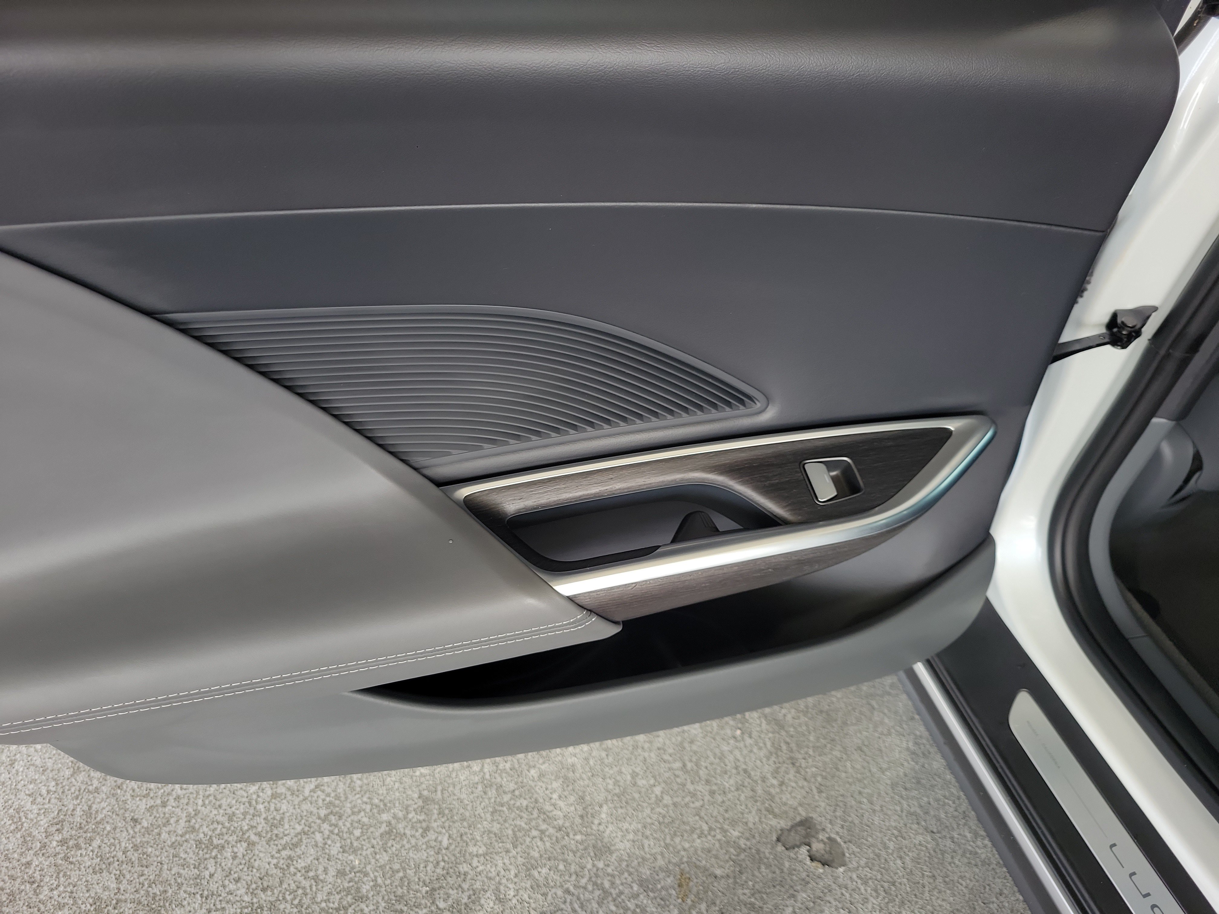 Used 2023 Lucid Air Touring AWD/4WD image 13