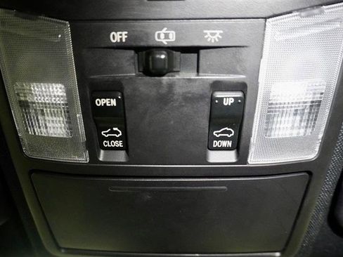 Used 2017 Toyota RAV4 SE image 24