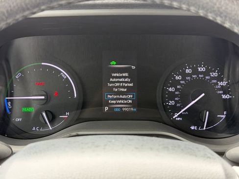 Used 2023 Toyota Sienna XLE FWD image 11