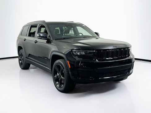 Used 2023 Jeep Grand Cherokee L Laredo AWD/4WD image 3
