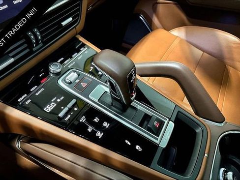 Used 2022 Porsche Cayenne Turbo image 13