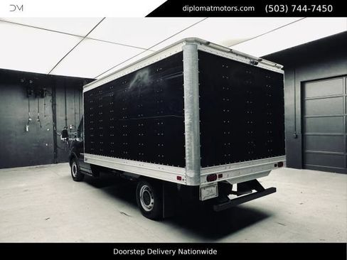 Used 2021 Ford Transit 250 RWD image 4
