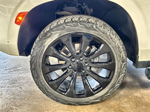 Used 2021 Chevrolet Tahoe Z71 w/ Z71 Off-Road Package image 33