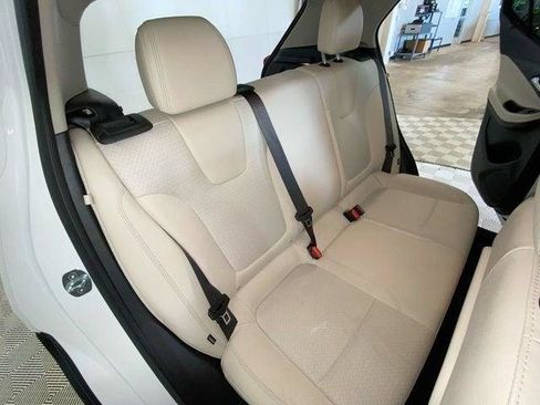 Used 2023 Buick Encore GX Preferred w/ Cold Weather Comfort Package FWD image 12