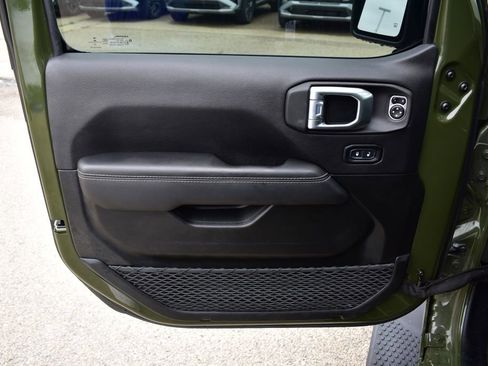 Used 2023 Jeep Wrangler Unlimited Sahara w/ Cold Weather Group AWD/4WD image 16