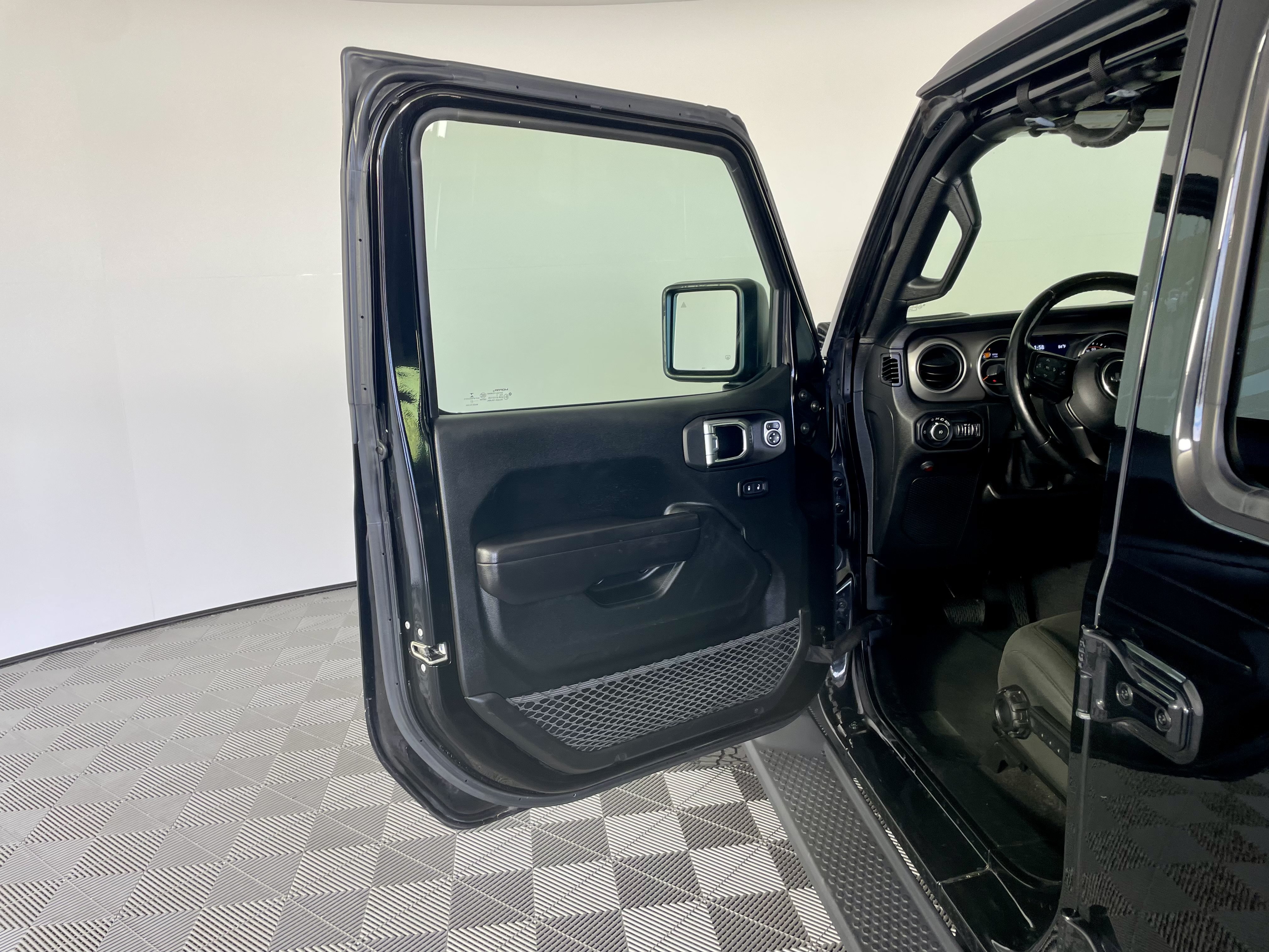 Used 2021 Jeep Wrangler Unlimited Sport AWD/4WD image 10