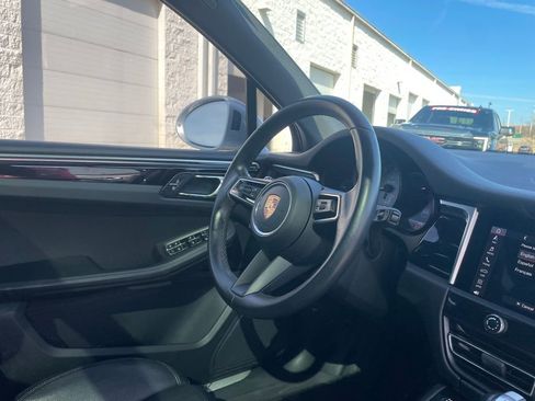 Used 2022 Porsche Macan S w/ Premium Package Plus image 28