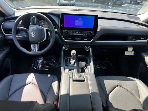 Used 2026 Toyota Grand Highlander AWD image 24