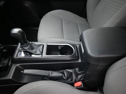 Used 2022 Toyota Tacoma SR AWD/4WD image 20