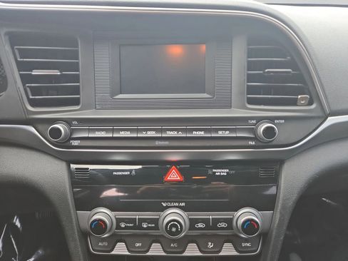 Used 2020 Hyundai Elantra SE w/ Cargo Package (C1) FWD image 21