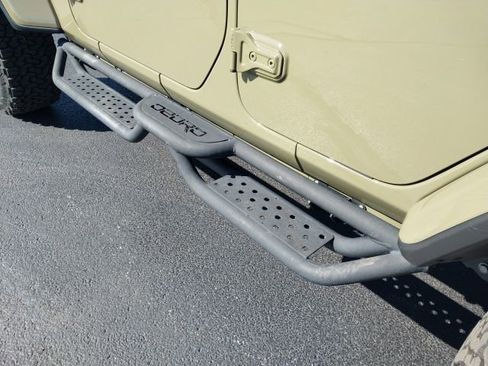 Used 2025 Jeep Wrangler Unlimited Rubicon image 21