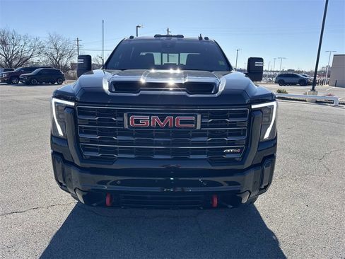 Used 2024 GMC Sierra 2500 AT4 w/ AT4 Premium Plus Package image 8