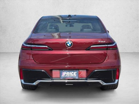 Used 2023 BMW 740i RWD image 7