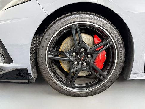 Used 2024 Chevrolet Corvette Stingray Preferred Cpe w/ Z51 Performance Package RWD image 28