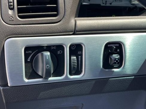 Used 2002 Ford Thunderbird RWD image 18